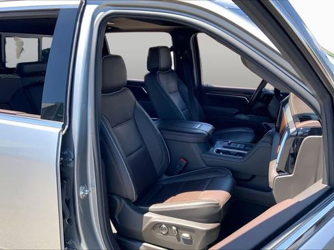 Used 2025 GMC Sierra 2500 Denali w/ Denali Reserve Package AWD/4WD image 8