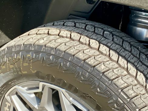 New 2025 GMC Hummer EV 3X w/ LPO, Illumination Package image 21