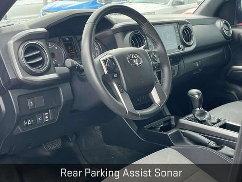Used 2021 Toyota Tacoma TRD Off-Road w/ Technology Package AWD/4WD image 12