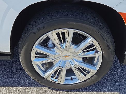 Certified 2024 Chevrolet Tahoe High Country w/ Premium Package 2 image 7