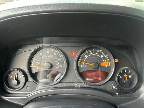 Used 2015 Jeep Patriot Sport image 17