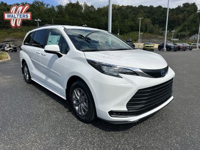 New 2025 Toyota Sienna LE