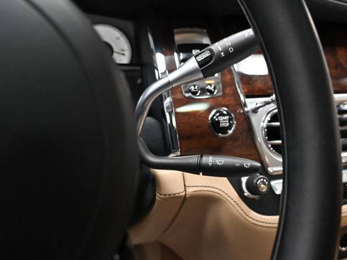 Used 2017 Rolls-Royce Ghost image 45