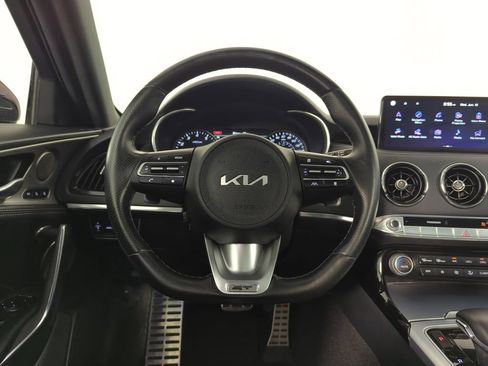 Used 2023 Kia Stinger GT2 RWD image 17