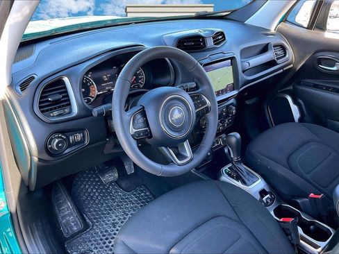 Used 2022 Jeep Renegade Latitude image 13