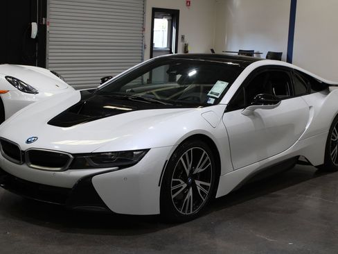 Used 2016 BMW i8 image 7