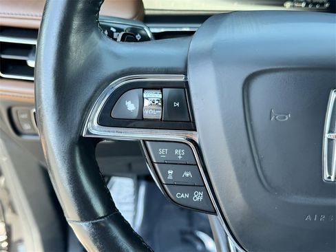 Used 2022 Lincoln Nautilus Reserve w/ Equipment Group 201A image 15