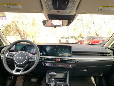 Used 2025 Kia K5 LXS image 32
