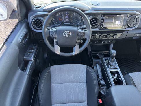 Used 2020 Toyota Tacoma TRD Off-Road w/ Technology Package image 16