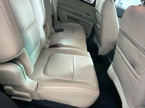 Used 2013 Ford Explorer XLT AWD/4WD image 21