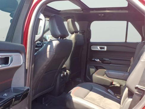 Used 2023 Ford Explorer ST-Line AWD/4WD image 15