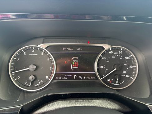 Used 2024 Nissan Pathfinder SV image 16