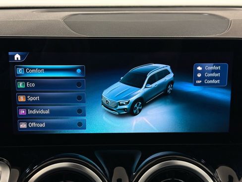 Used 2026 Mercedes-Benz GLB 250 4MATIC image 21