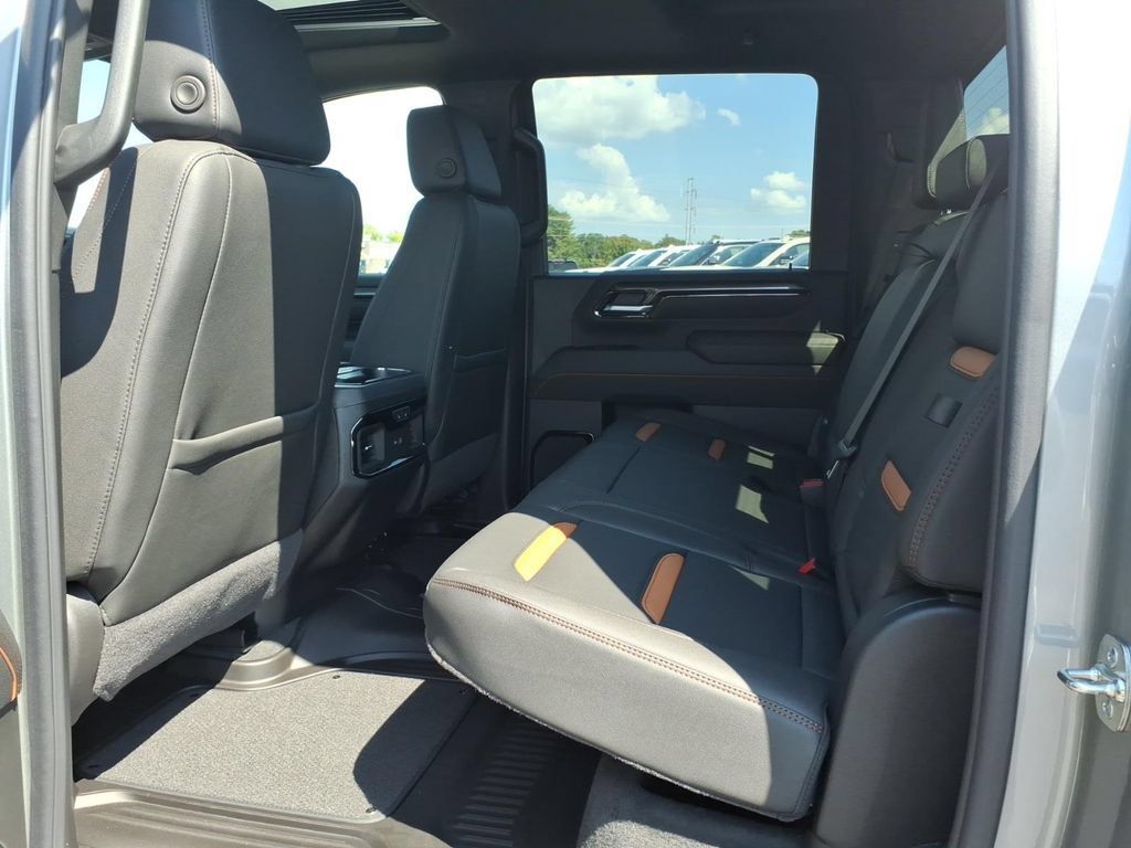 New 2026 GMC Sierra 2500 AT4 w/ Max Trailering Package AWD/4WD image 15
