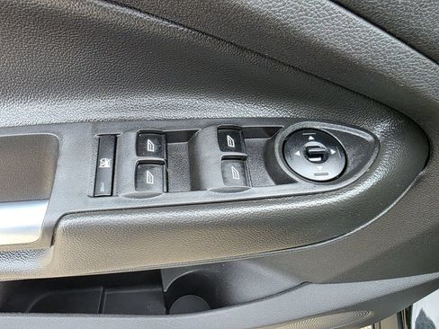 Used 2015 Ford Escape SE FWD image 14
