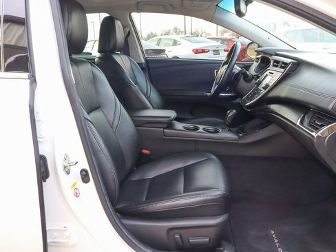 Used 2016 Toyota Avalon XLE Premium image 27