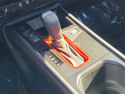 New 2026 Nissan Kicks SR w/ SR Premium Package image 10