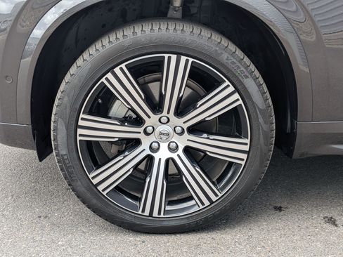 Used 2024 Volvo XC90 B5 Plus AWD/4WD image 11