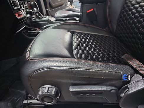 Used 2021 Jeep Wrangler Unlimited Rubicon image 29