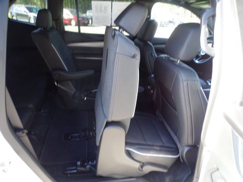 Used 2025 Buick Enclave AWD Preferred image 49