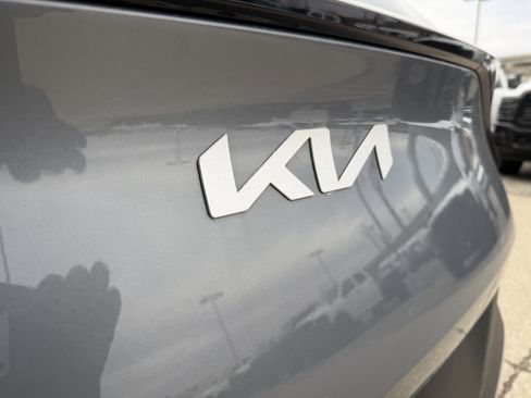 Used 2023 Kia Sportage EX image 8