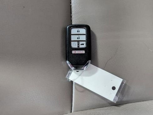 Used 2017 Honda Pilot EX-L image 8