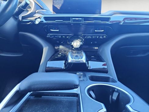 Used 2023 Acura MDX SH-AWD image 11