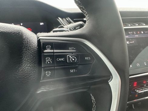 Used 2023 Jeep Grand Cherokee Altitude image 36