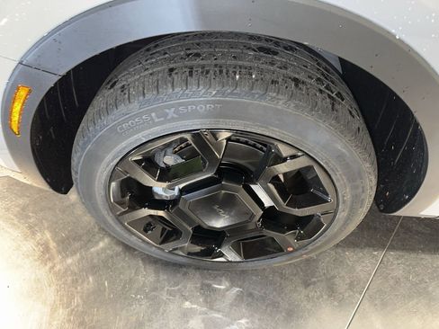 New 2025 Kia Sorento SX image 10