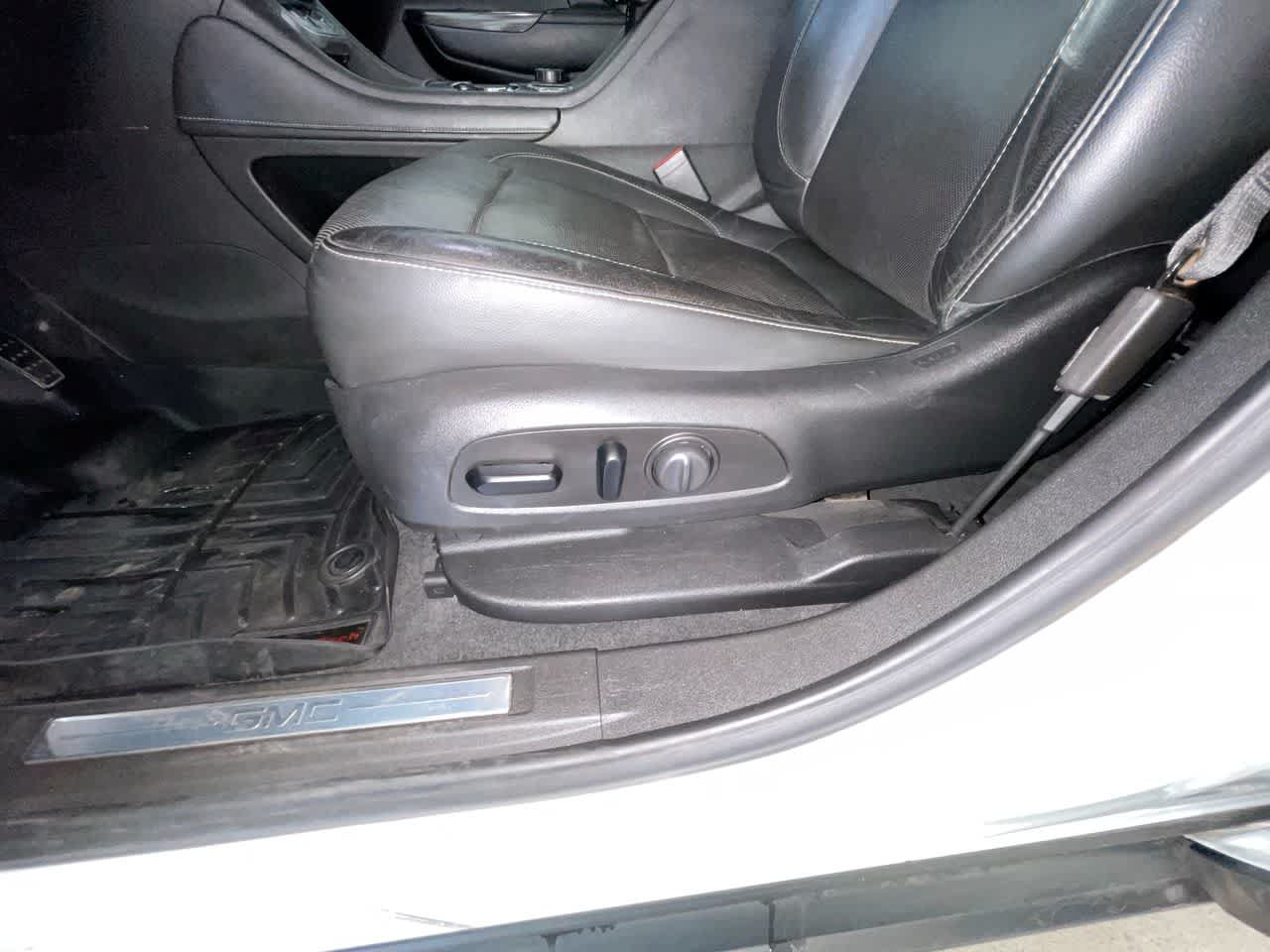 Used 2020 GMC Acadia SLT AWD/4WD image 12
