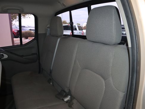 Used 2014 Nissan Frontier SV w/ SV Value Truck Package AWD/4WD image 37