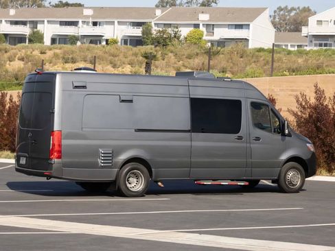 Used 2021 Mercedes-Benz Sprinter 4500 w/ Parking Package image 13