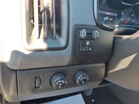 Used 2022 Chevrolet Colorado Z71 AWD/4WD image 13