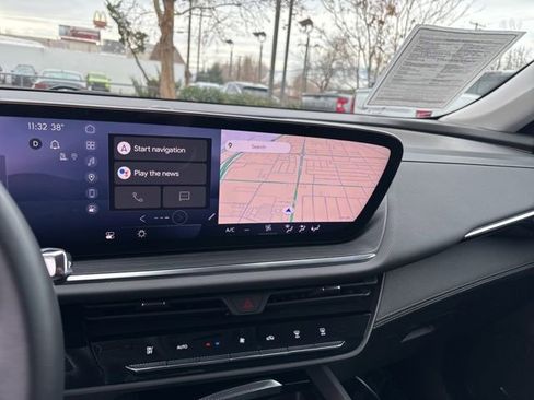 Certified 2025 Buick Envision Preferred image 17