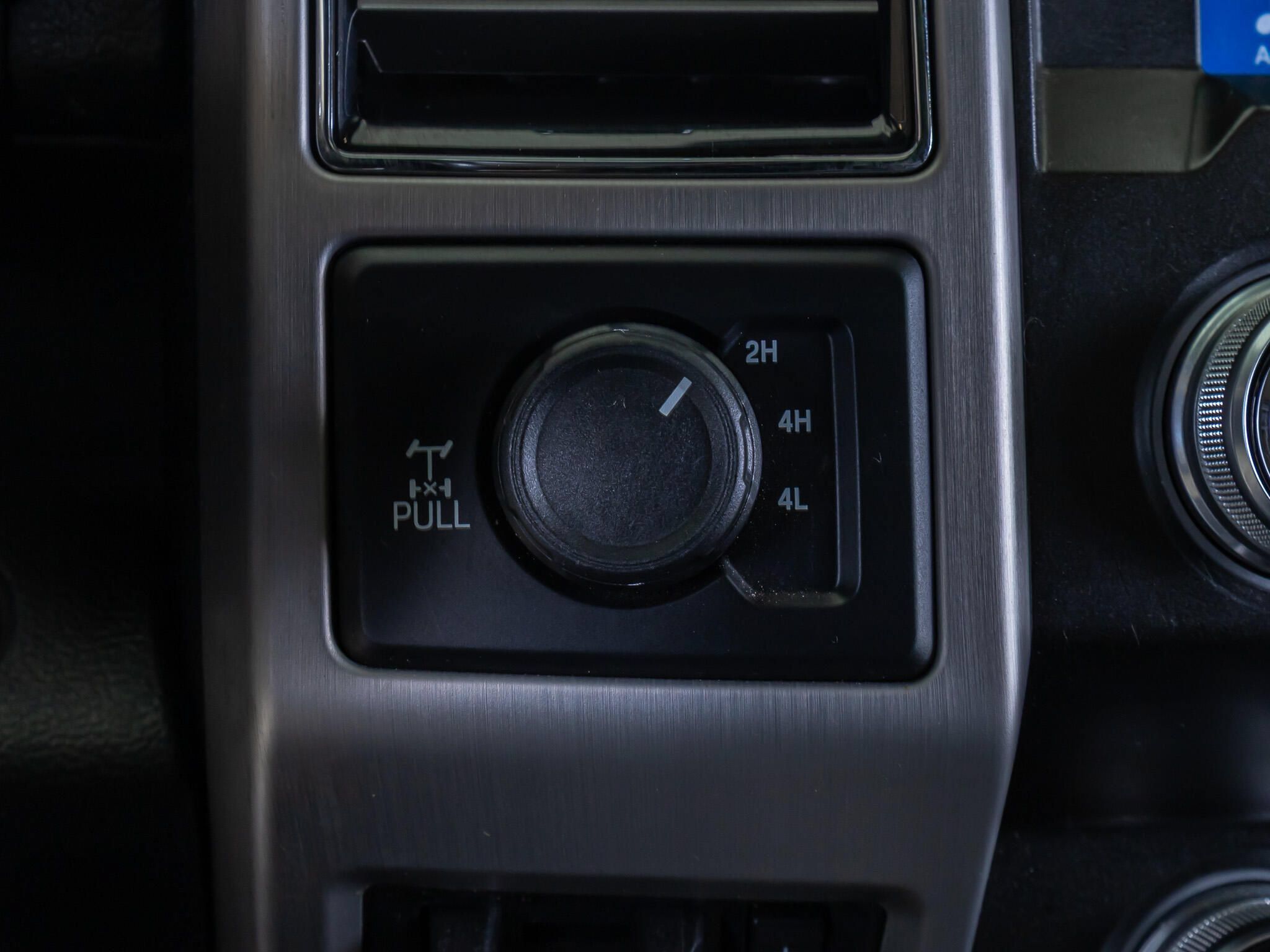 Used 2019 Ford F250 Platinum w/ Platinum Ultimate Package AWD/4WD image 21