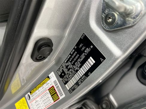 Used 2023 Toyota Highlander LE image 27