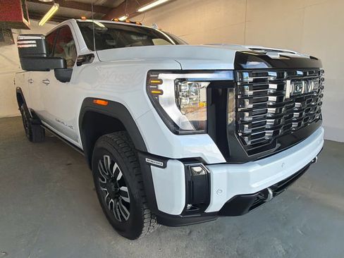 New 2026 GMC Sierra 2500 Denali Ultimate AWD/4WD image 4