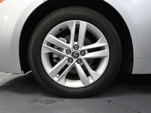 Used 2022 Toyota Corolla SE image 16