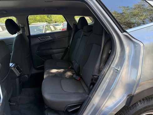 Used 2025 Kia Sportage LX FWD image 36