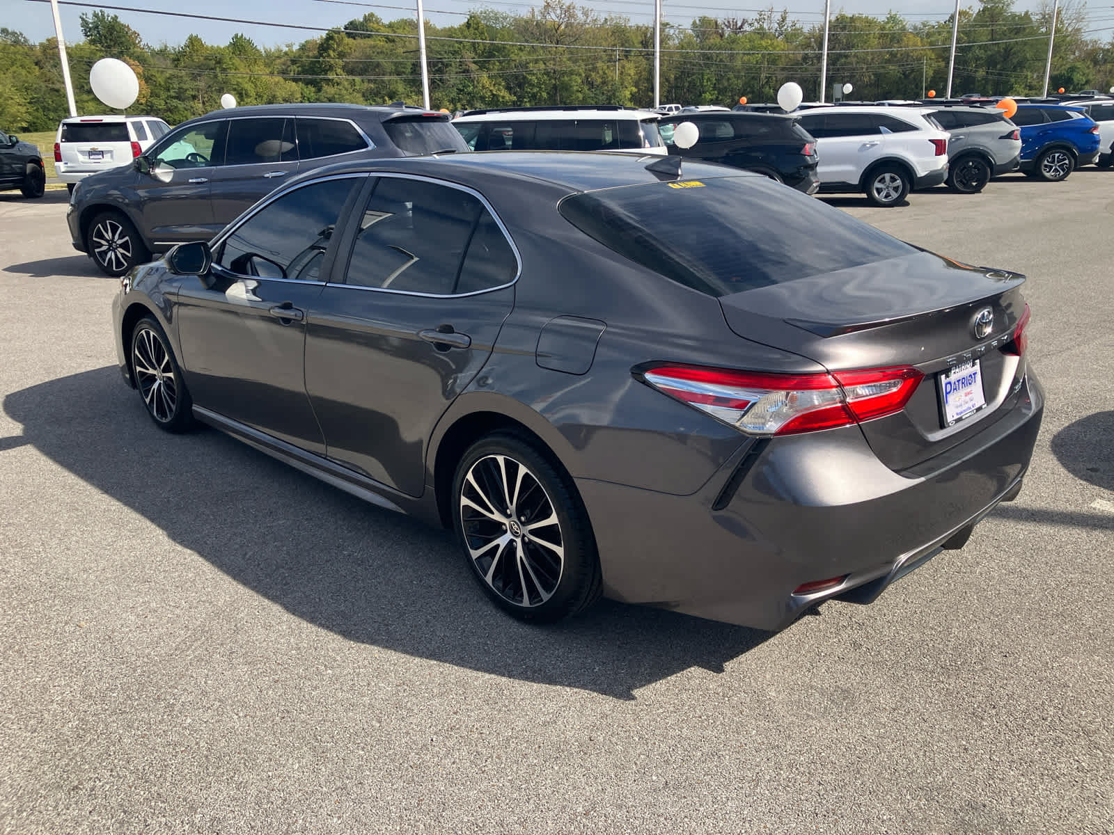 Used 2020 Toyota Camry SE w/ Convenience Package FWD image 5