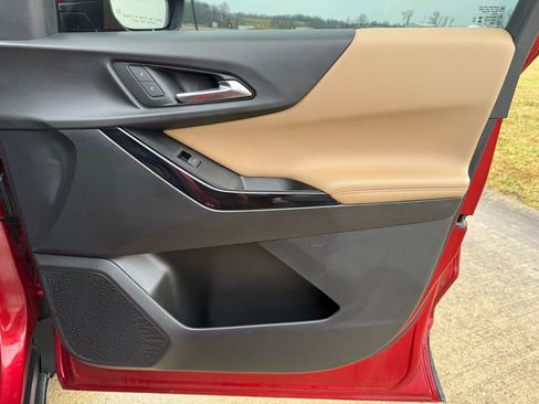 Used 2025 Chevrolet Equinox ACTIV image 21