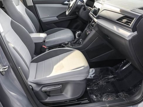 Certified 2022 Volkswagen Taos SE w/ IQ.Drive SE Package image 37