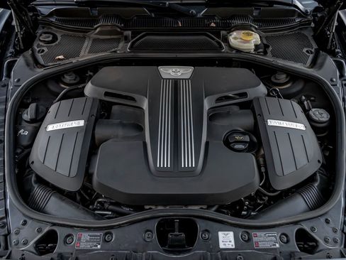 Used 2016 Bentley Continental GT image 33