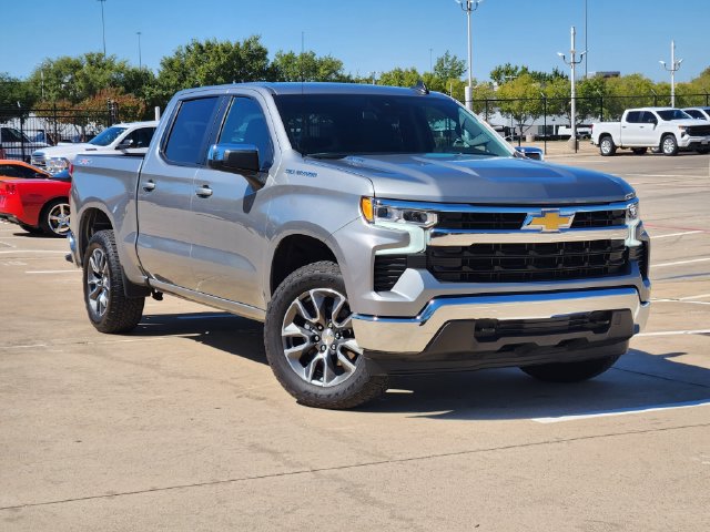 Used 2025 Chevrolet Silverado 1500 LT AWD/4WD image 2