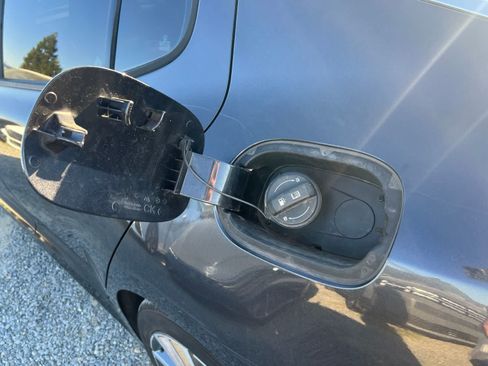 Used 2019 Kia Stinger Premium RWD image 11