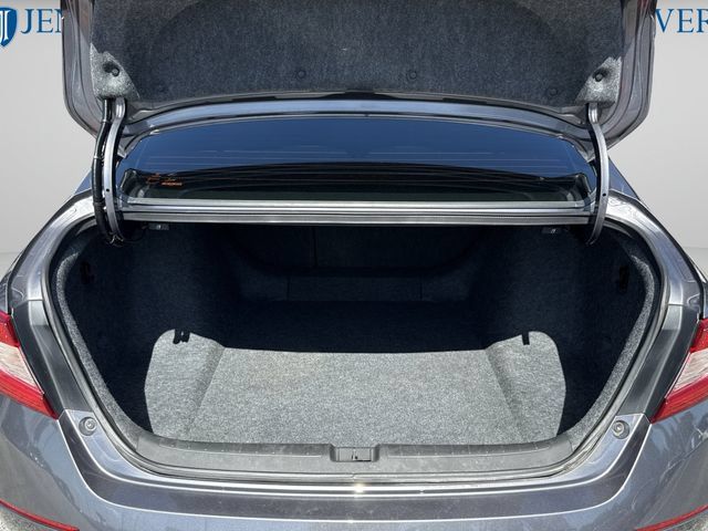 Used 2018 Honda Accord Touring image 17