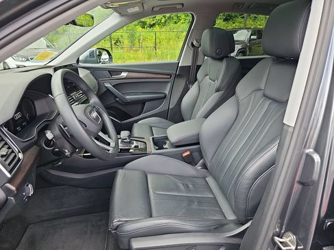 Used 2024 Audi Q5 e Premium w/ Convenience Package AWD/4WD image 10