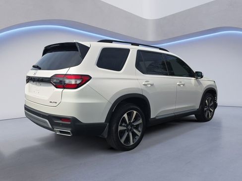 Certified 2025 Honda Pilot Elite image 5