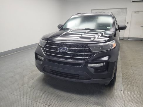 Used 2020 Ford Explorer XLT w/ Comfort Package AWD/4WD image 15