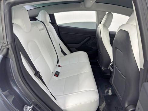 Used 2022 Tesla Model 3 image 39